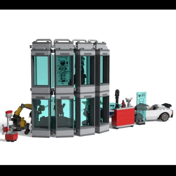 : Lego 76216 Iron Man Armory 496 Pieces Set The Infinity Saga w/ 8 Mini figures - Picture 8 of 11